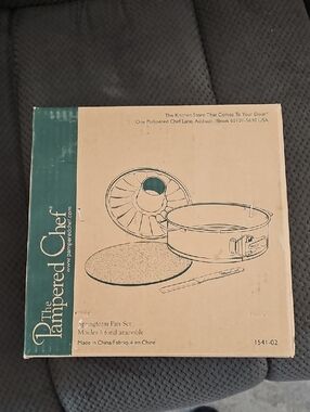 The Pampered Chef Springform Pan Set - New In Box- Retired